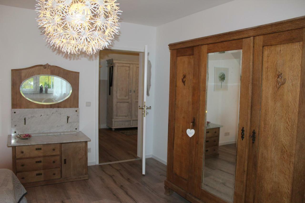 Ferienwohnung Im Türmchen Oberfell Exterior foto